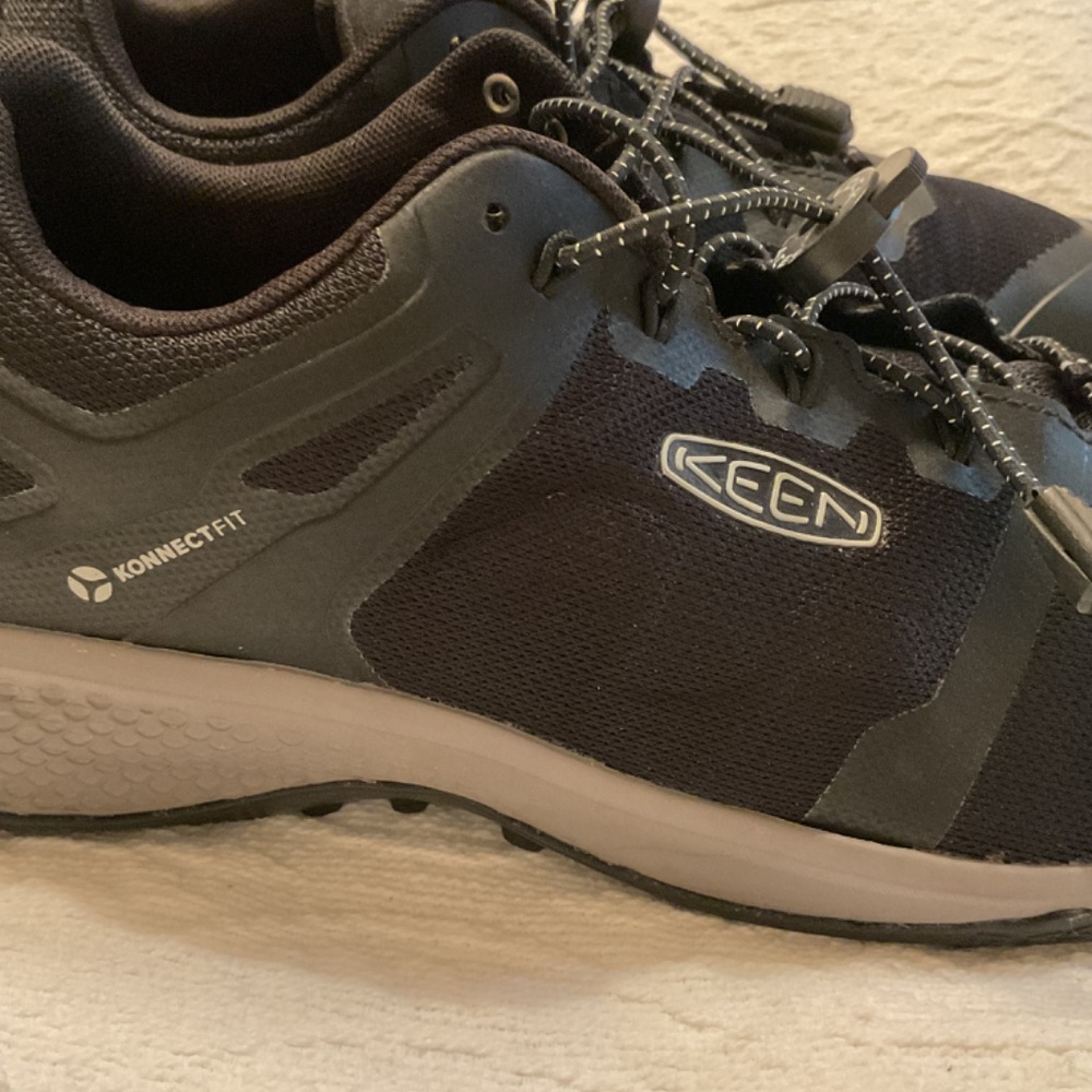 KEEN Men's Black Athletic Shoes - Picture 5 of 9